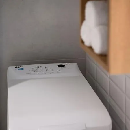 West アパート ハニア